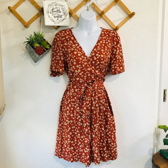 Madewell Floral Wrap Front V Neck Romper Sz 4 - Picture 3 of 10